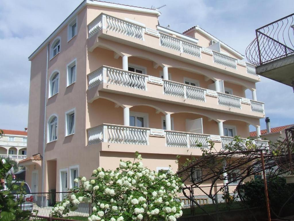 Rooms & Apartments Ana 2 Zara Esterno foto