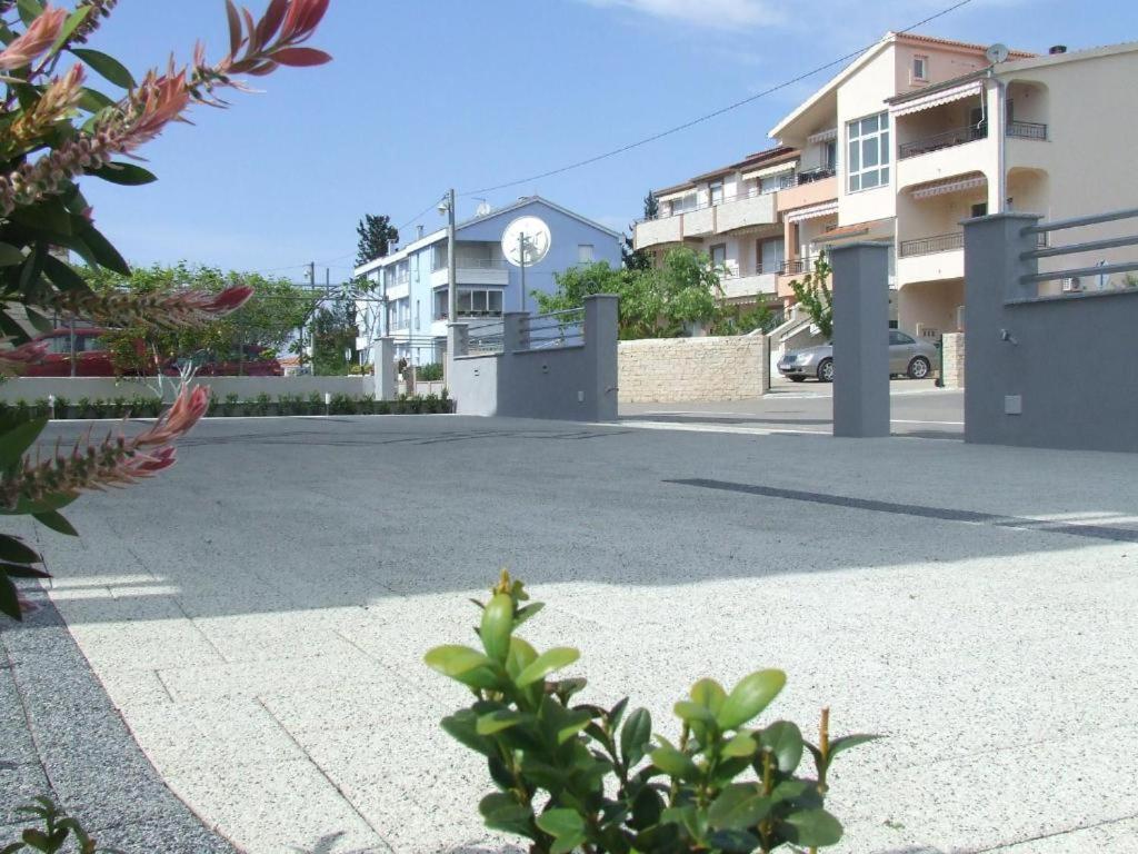 Rooms & Apartments Ana 2 Zara Esterno foto